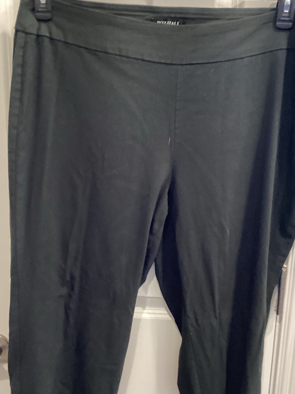 Roz & Ali Women's Black Pull-On Straight Leg Trousers